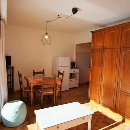 Studio Avec Cabine, Au Pin Rolland, Plage Et Commerces A Pieds Daire